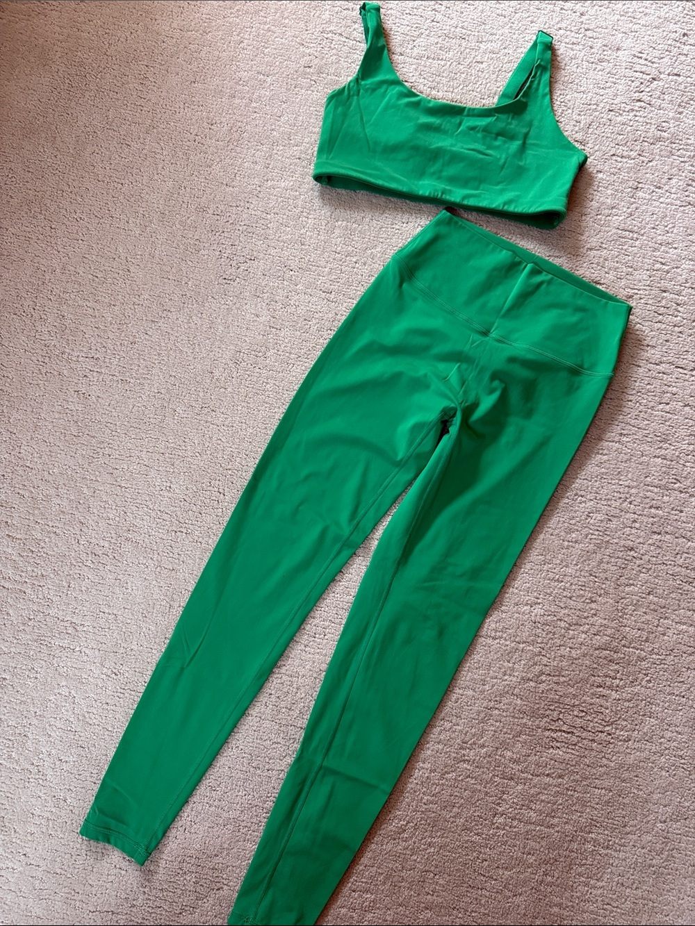 Astoria two-piece workout set in Kelly Green